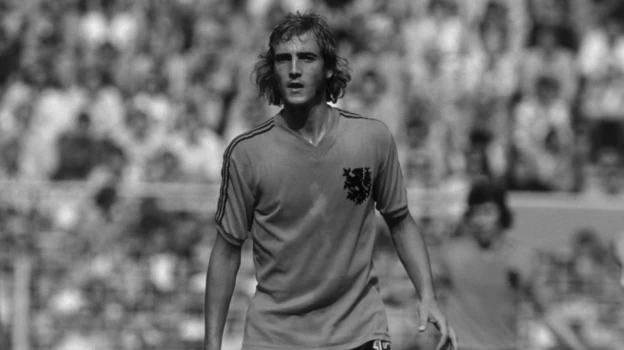 Huyền thoại Johan Neeskens đòi trả công 400 USD/giờ khi trả lời báo chí ở Việt Nam | Báo Pháp Luật TP. Hồ Chí Minh